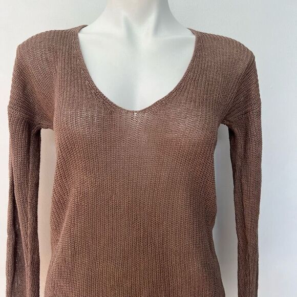 Aritzia Babaton Linen and Silk Light weight knit sweater - Picture 2 of 8